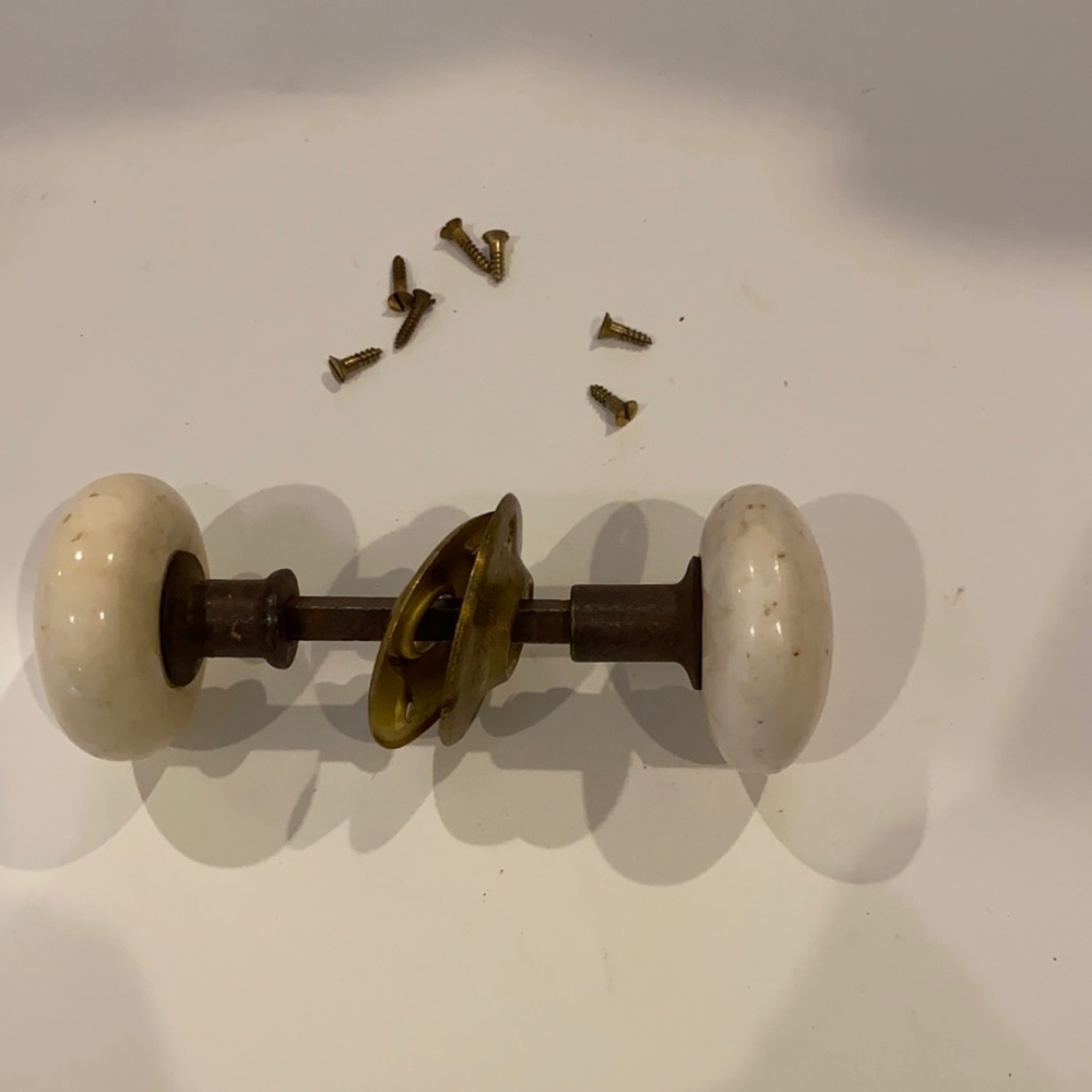 VINTAGE DOOR HANDLE FROM EARLY 1900 (1)